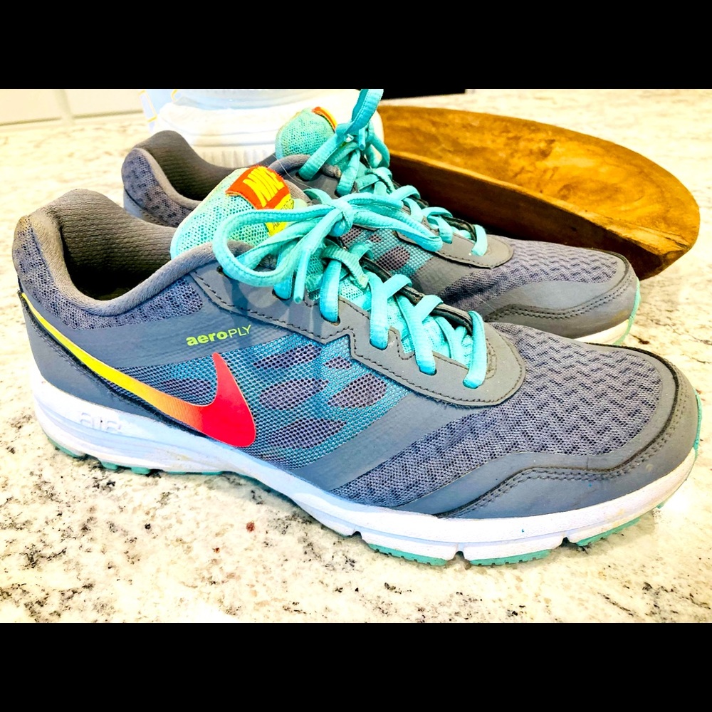 Nike Running shoes. Aeroply. Good  used condition. 9.5 M